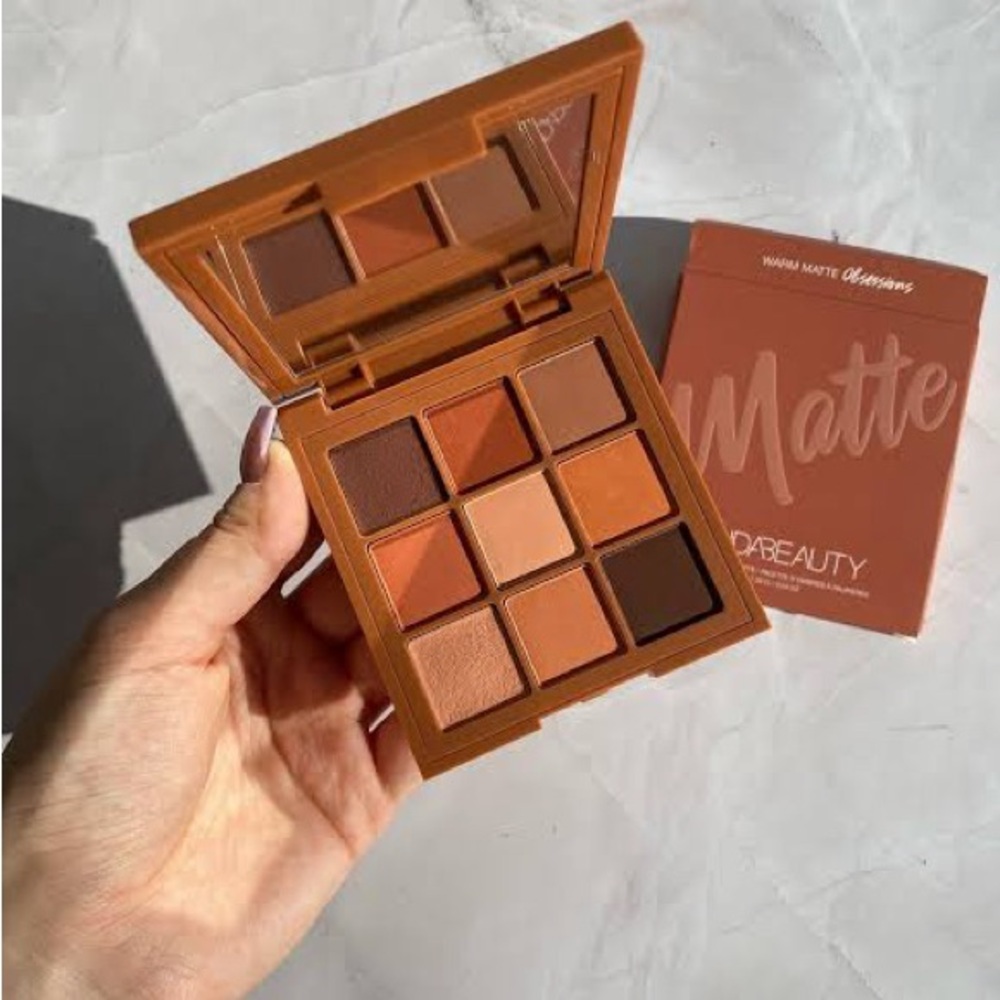 “Warm Matte” HUDA Obsessions Eyeshadow Palette (9 Well)